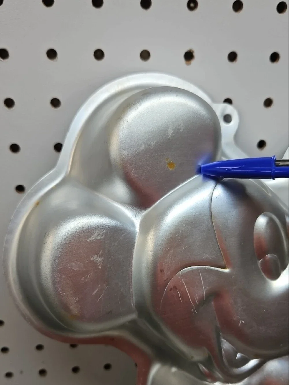 Wilton Mickey Mouse with Pencil Aluminum Cake Pan – 1983 - #502-2987